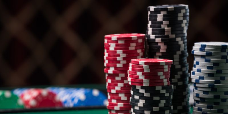 Tiền Casino Là Gì? Giải Đáp Tường Tận Cho Người Mới Chơi 2 Mệnh giá chi tiết của các chip Casino hiện nay