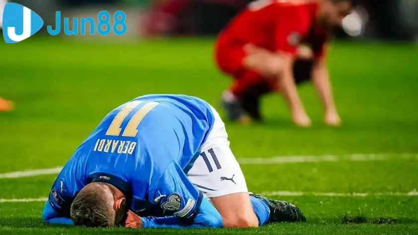 Thất vọng tột cùng của tuyển Ý khi không được dự WC 2022. (Ảnh: Newsdady) Thất vọng tột cùng của tuyển Ý khi không được dự WC 2022. (Ảnh: Newsdady)