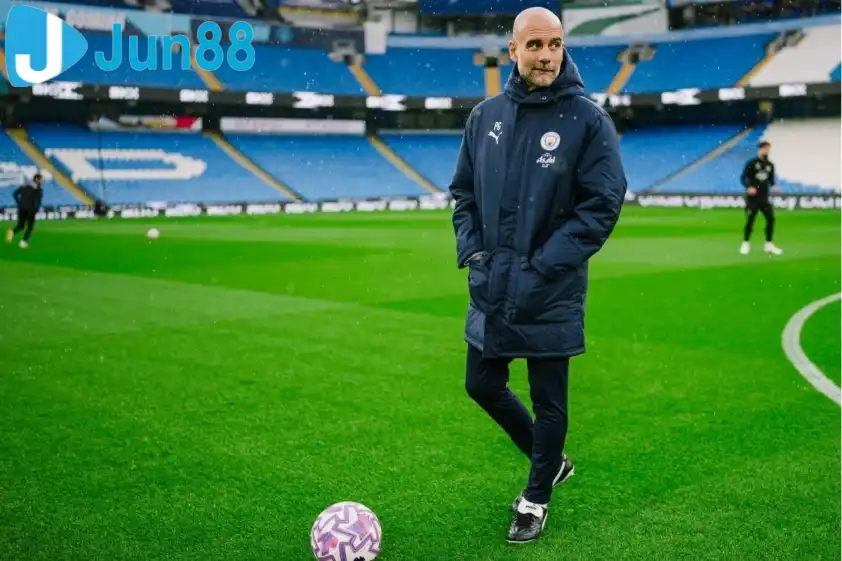 Pep Guardiola cho toàn đội rèn quân tại sân Etihad thay vì học viện CFA (Ảnh: Trang chủ CLB). Pep Guardiola cho toàn đội rèn quân tại sân Etihad thay vì học viện CFA (Ảnh: Trang chủ CLB).