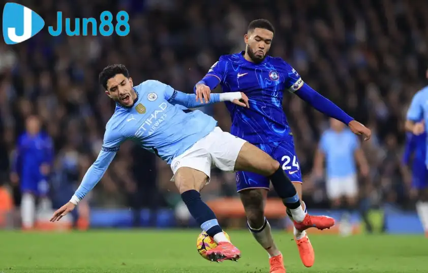 Marmoush vẫn chưa trở lại sau chấn thương (Ảnh: SkySport) Marmoush vẫn chưa trở lại sau chấn thương (Ảnh: SkySport)