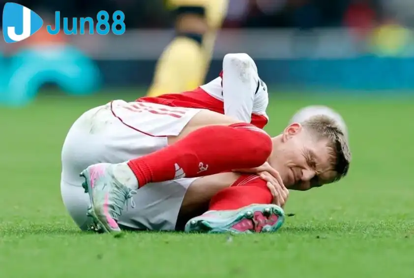 Chấn thương vẫn đang bủa vây đội bóng thành Luân Đôn. Ảnh: The Mirror Chấn thương vẫn đang bủa vây đội bóng thành Luân Đôn. Ảnh: The Mirror