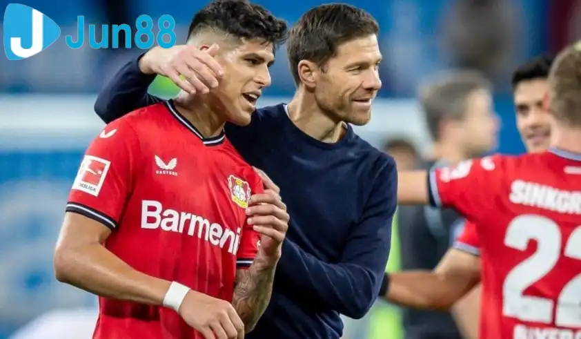 Dưới thời Alonso, Hincapie ra sân 121 trận và góp công lớn vào chức vô địch Bundesliga 2023/24 Dưới thời Alonso, Hincapie ra sân 121 trận và góp công lớn vào chức vô địch Bundesliga 2023/24