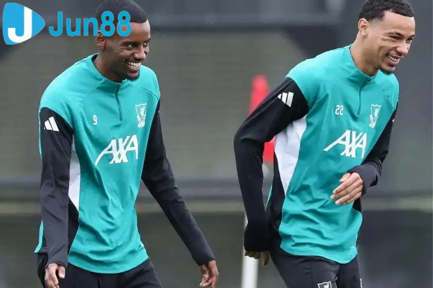 Ekitike nhiều khả năng sẽ lĩnh xướng hàng công của Liverpool trước Man City (Ảnh: GOAL). Ekitike nhiều khả năng sẽ lĩnh xướng hàng công của Liverpool trước Man City (Ảnh: GOAL).