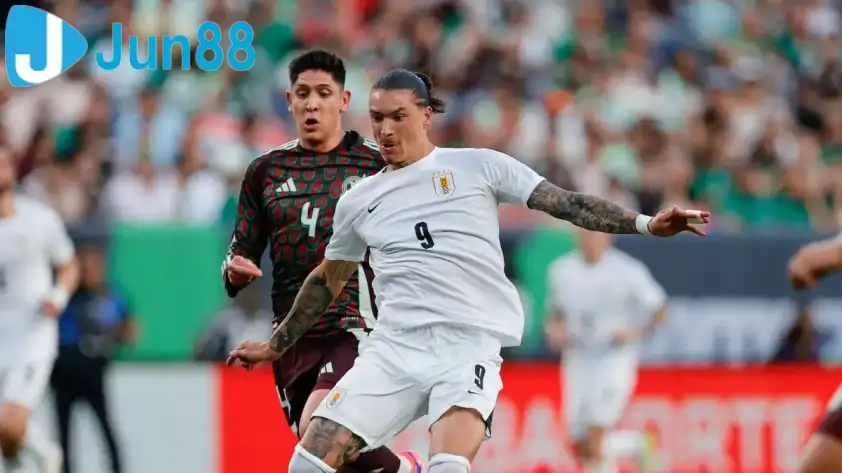 Uruguay với phong độ và trình độ cao hơn được dự đoán sẽ thi đấu thăng hoa với một chiến thắng. Uruguay với phong độ và trình độ cao hơn được dự đoán sẽ thi đấu thăng hoa với một chiến thắng.